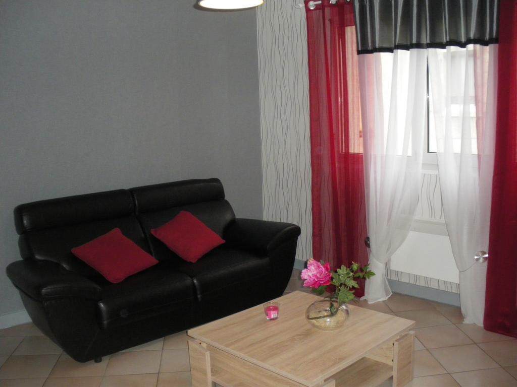 Appartement Au Pied De La Roche Extérieur photo