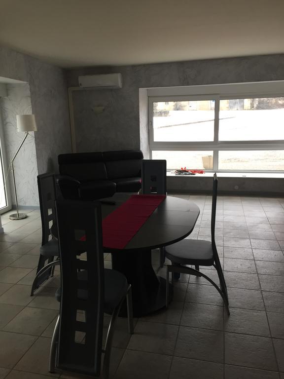 Appartement Au Pied De La Roche Extérieur photo