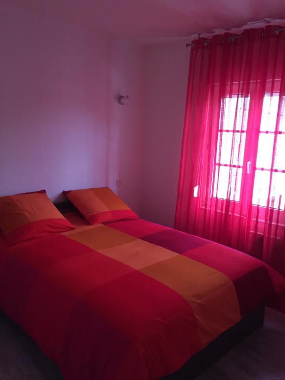 Appartement Au Pied De La Roche Extérieur photo