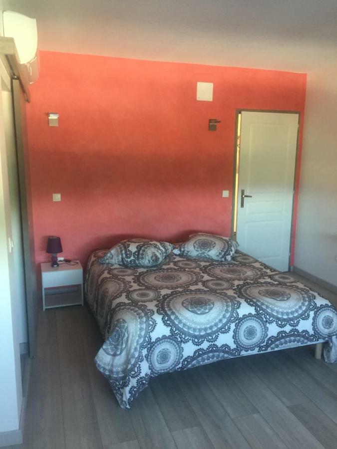 Appartement Au Pied De La Roche Extérieur photo